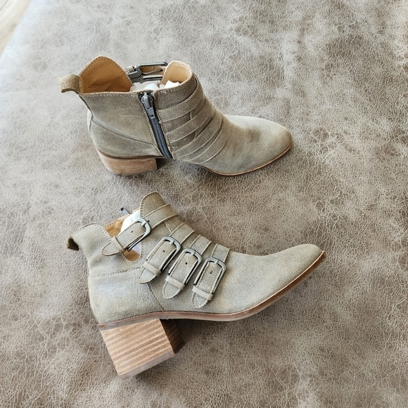 Lucky Brand Loreniah Bootie - Picture 3 of 8